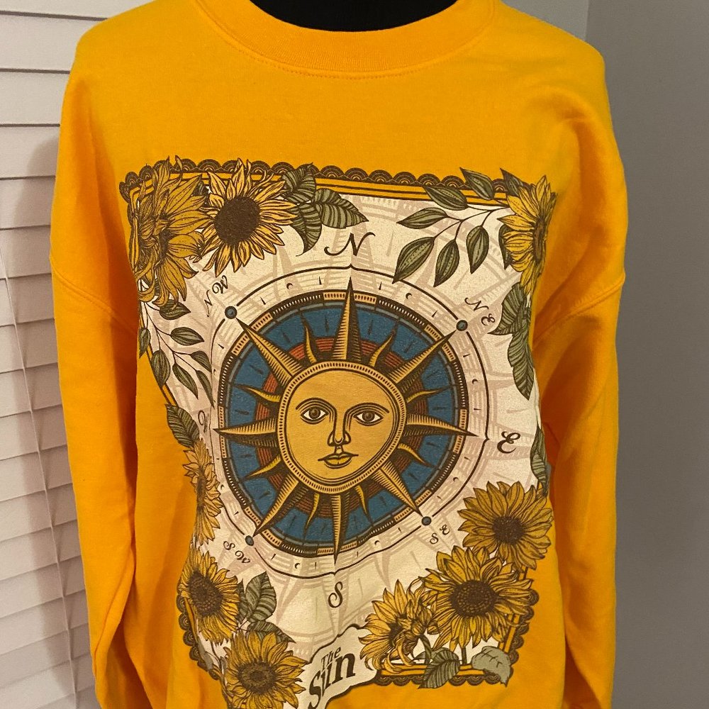Crewneck Sun Sweatshirt Size Large